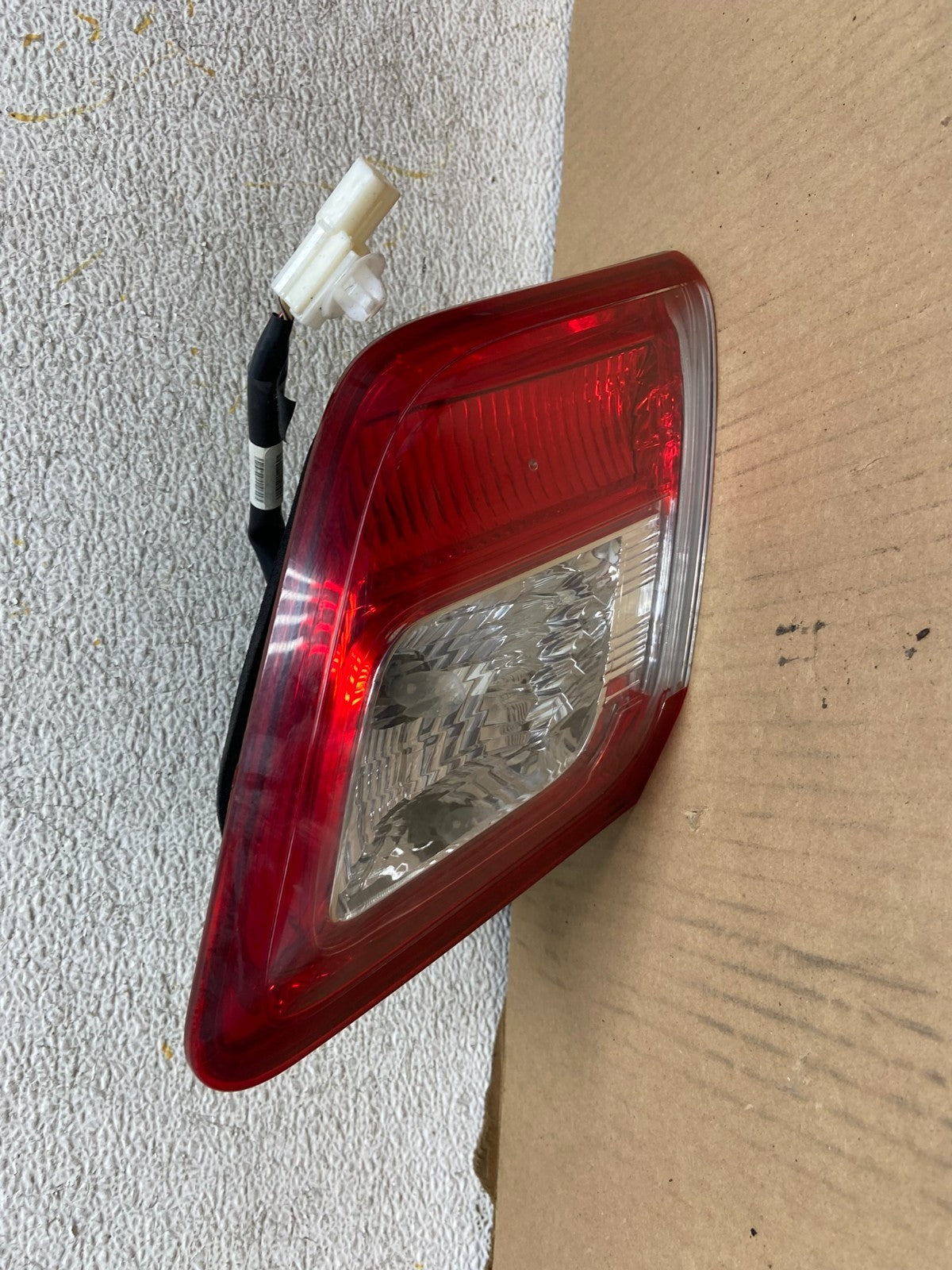 2010 - 2011 Toyota Camry Right Passenger RH Side Inner Tail Light AH3018 DW0
