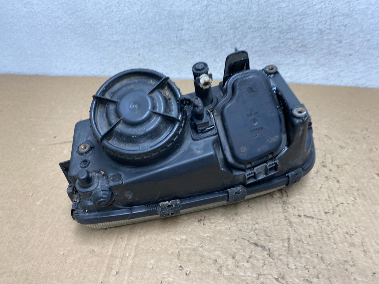 1997-2000 Volvo S70 C70 V70 Right Passenger Side Halogen Headlight AG1438 DW5