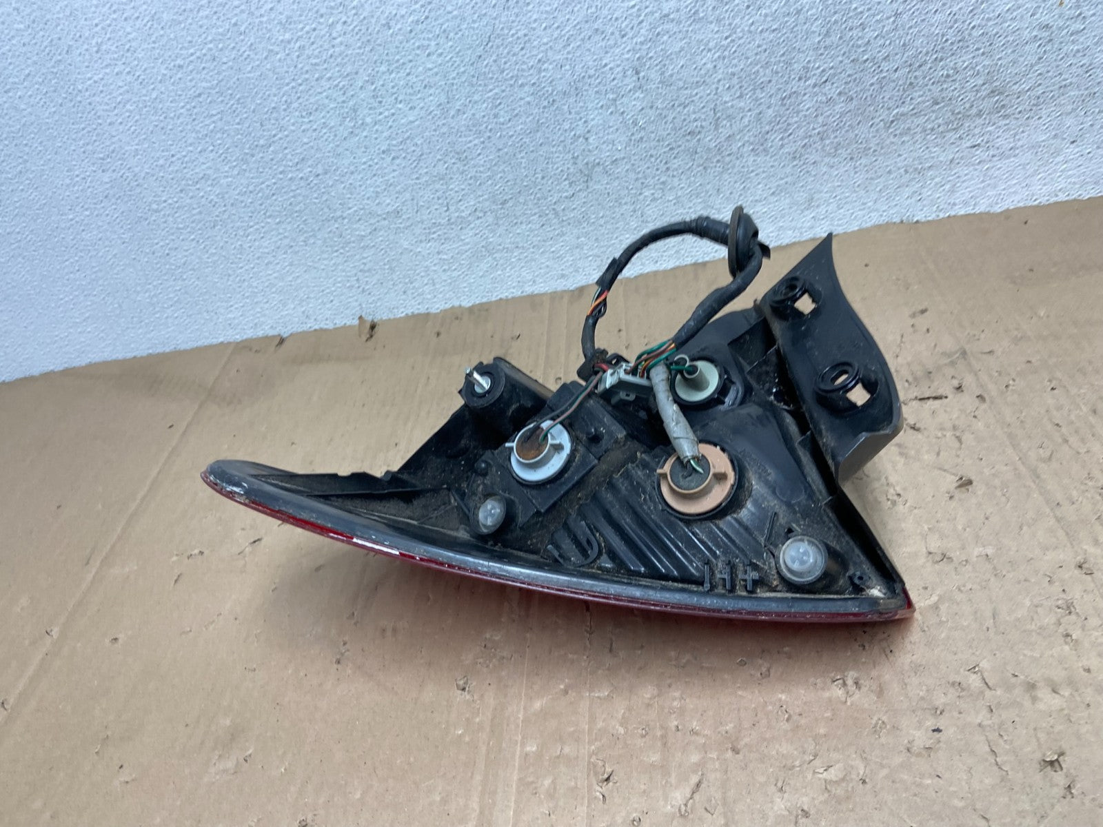 2000 to 2006 Honda Insight Left Driver LH Side Tail Light AE9365 DG7