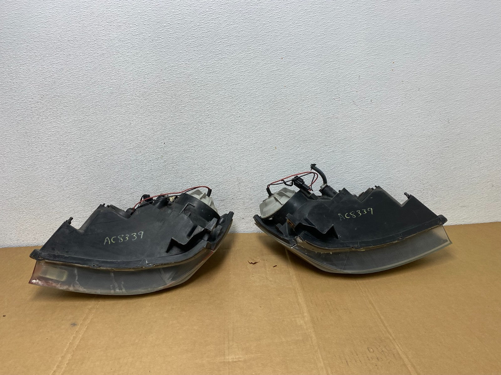 2005 to 2006 Nissan Altima Left+Right Set Halogen Headlights AC8339 DW7