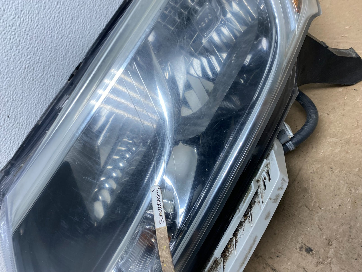 2013 - 2016 Nissan Pathfinder Left Driver LH Side Headlight Halogen AC60473
