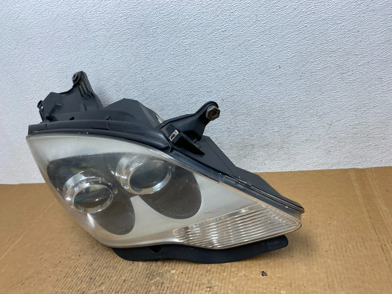 2007-2012 Gmc Acadia Halogen Headlight Right Passenger Side AE1672 DW1