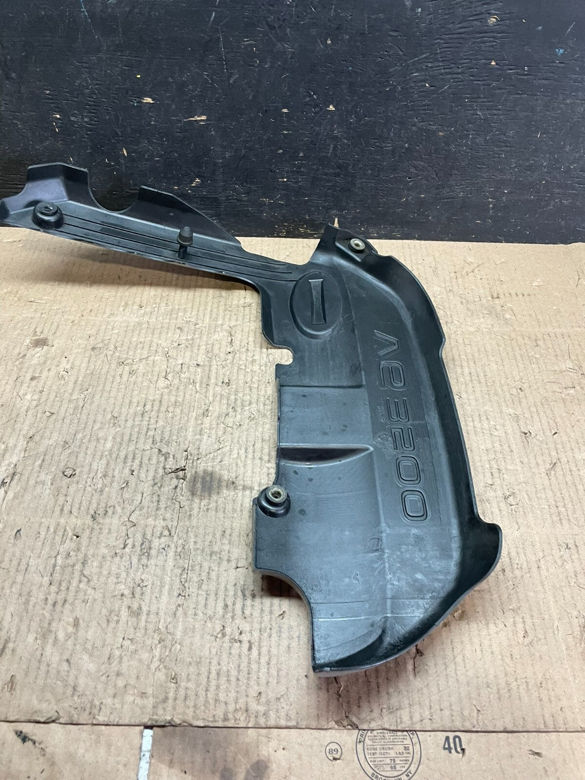 2001 to 2004 Nissan Pathfinder Engine Cover Ornament M6079 DG7