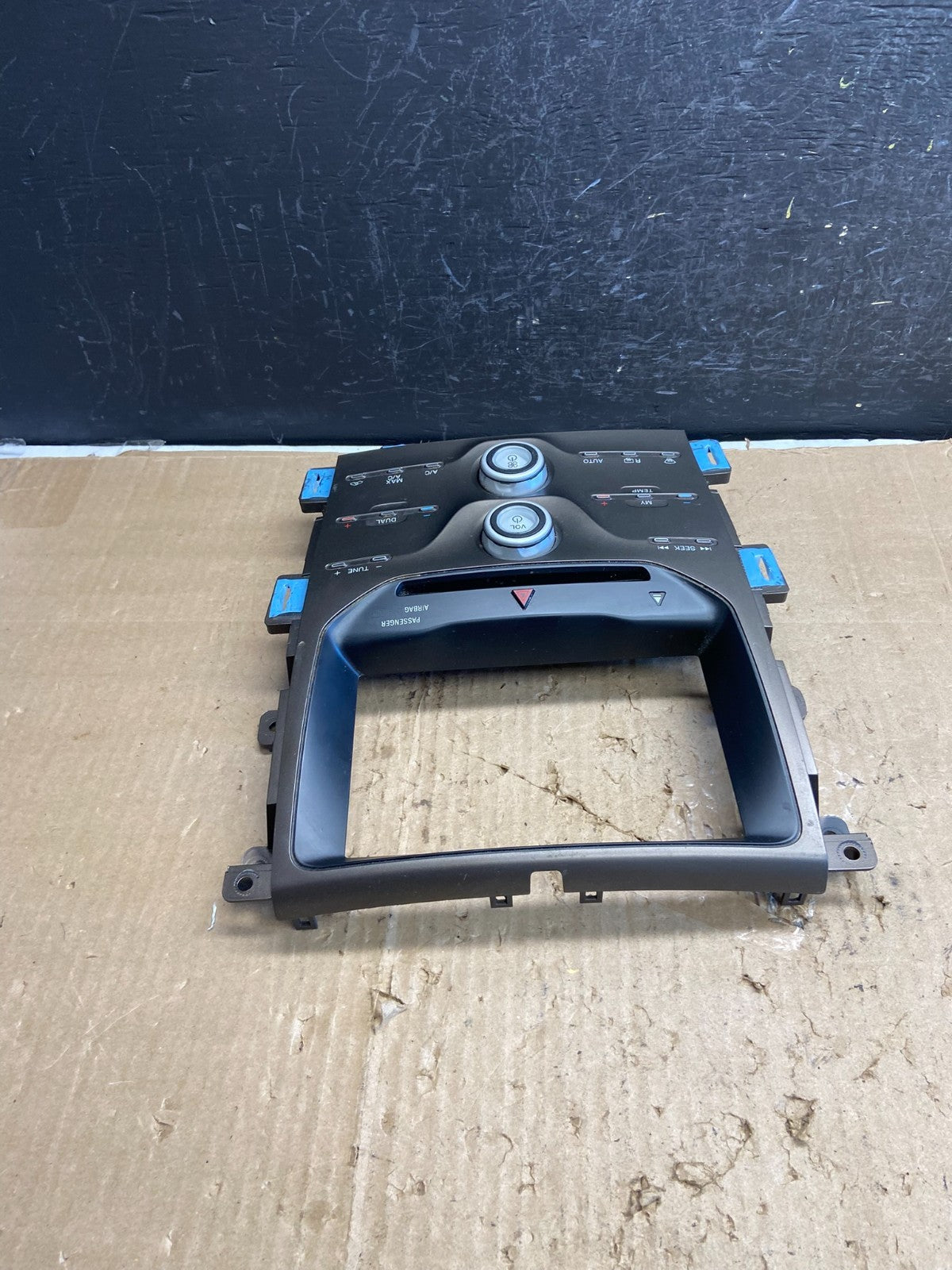 2011-2014 Ford Edge Heater Climate Control Radio CD Control Dash Bezel AE2054 DG3
