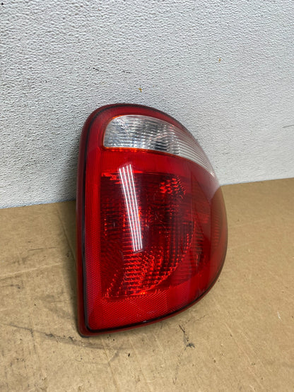 2004 - 2007 Dodge Grand Caravan Right Passenger Side Tail Light AD6235 DW2