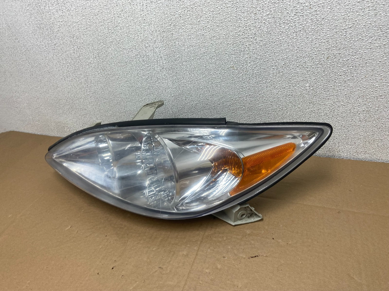 2002 2003 2004 Toyota Camry Left Driver Lh Side Halogen Headlight AB6120 DW1