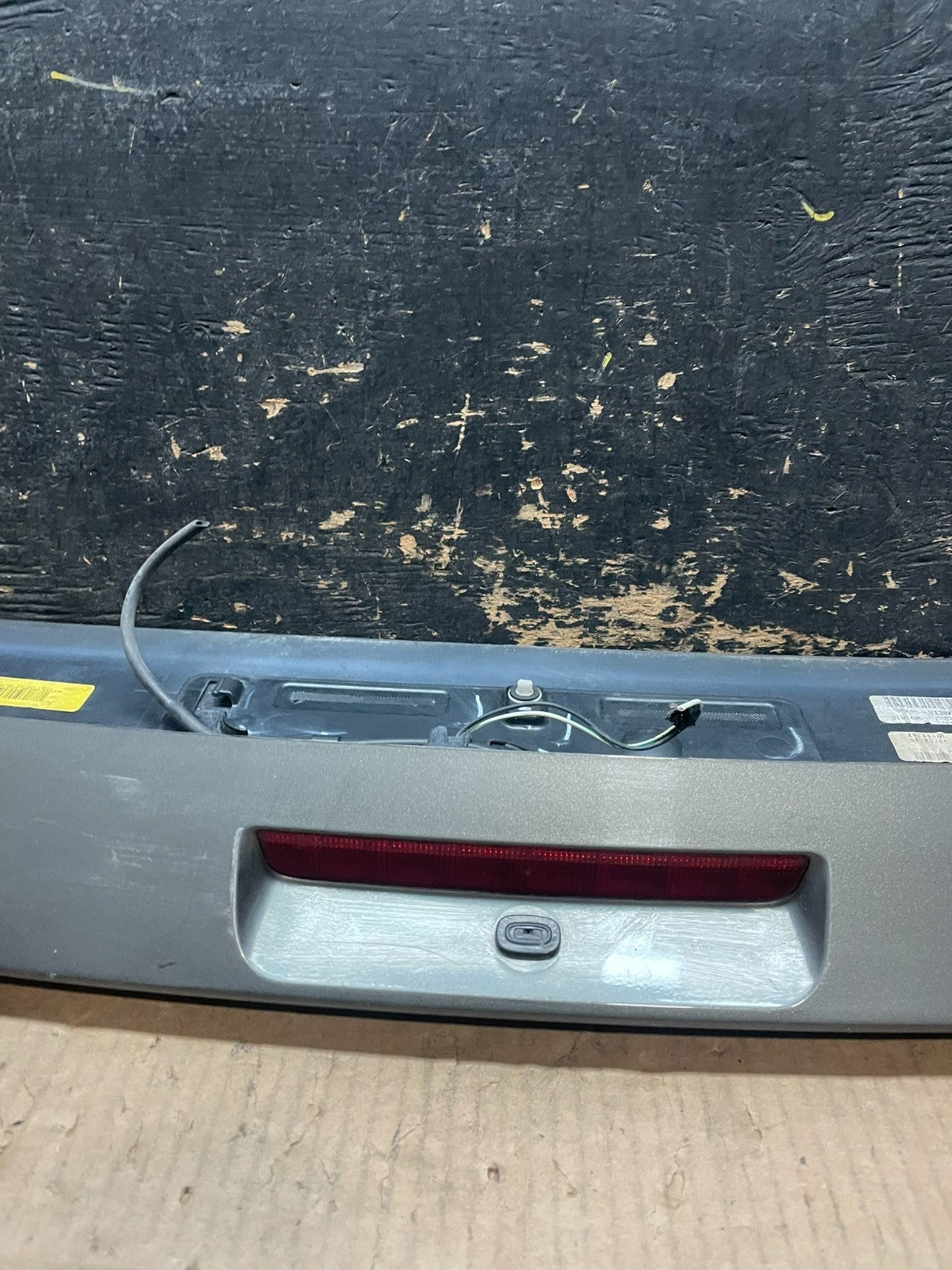 2009 to 2014 Volkswagen Routan Rear Trunk Spoiler OEM y1917 DG5