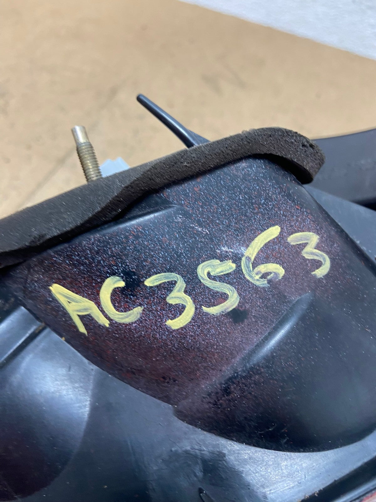2004 2005 2006 Mazda 3 Hatchback Right Passenger Side Tail Light OEM AC3563 LK6