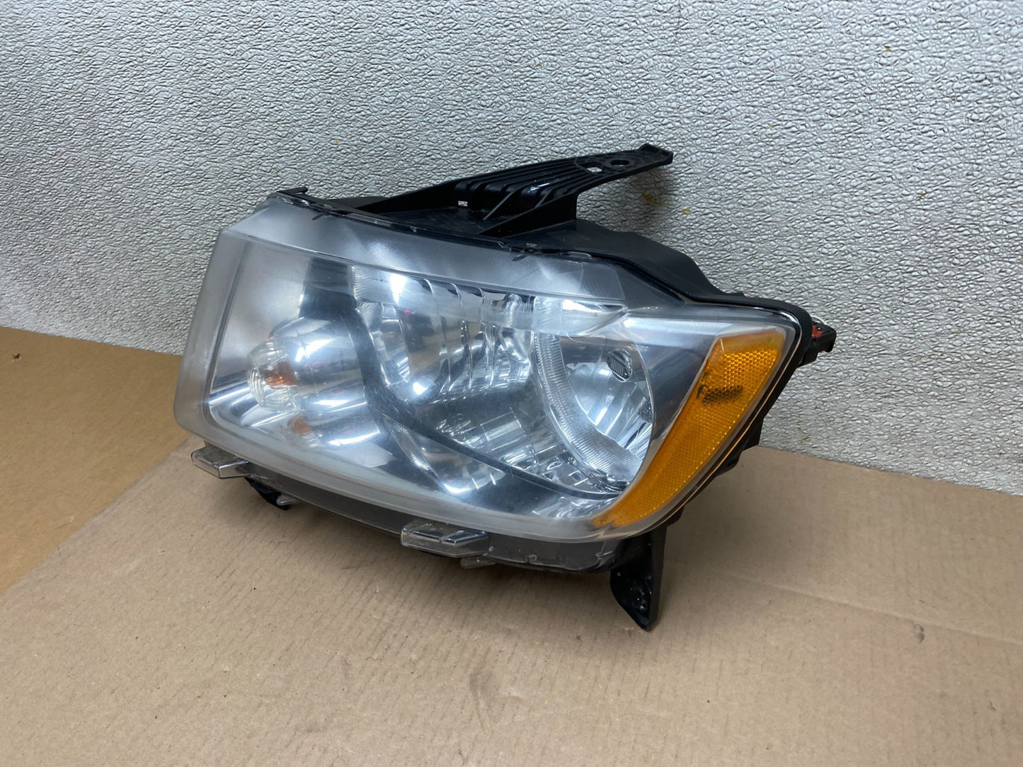 2011 to 2013 Jeep Grand Cherokee Halogen Left Driver Lh Headlight Oem Z3853 DW1