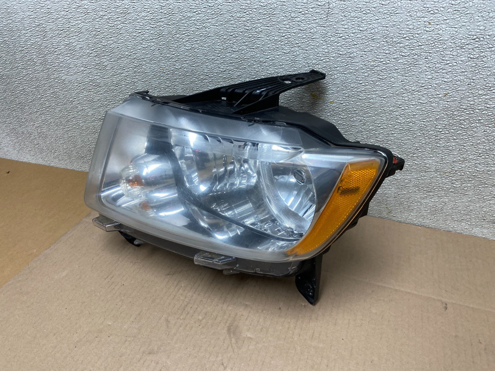 2011 to 2013 Jeep Grand Cherokee Halogen Left Driver Lh Headlight Oem Z3853 DW1
