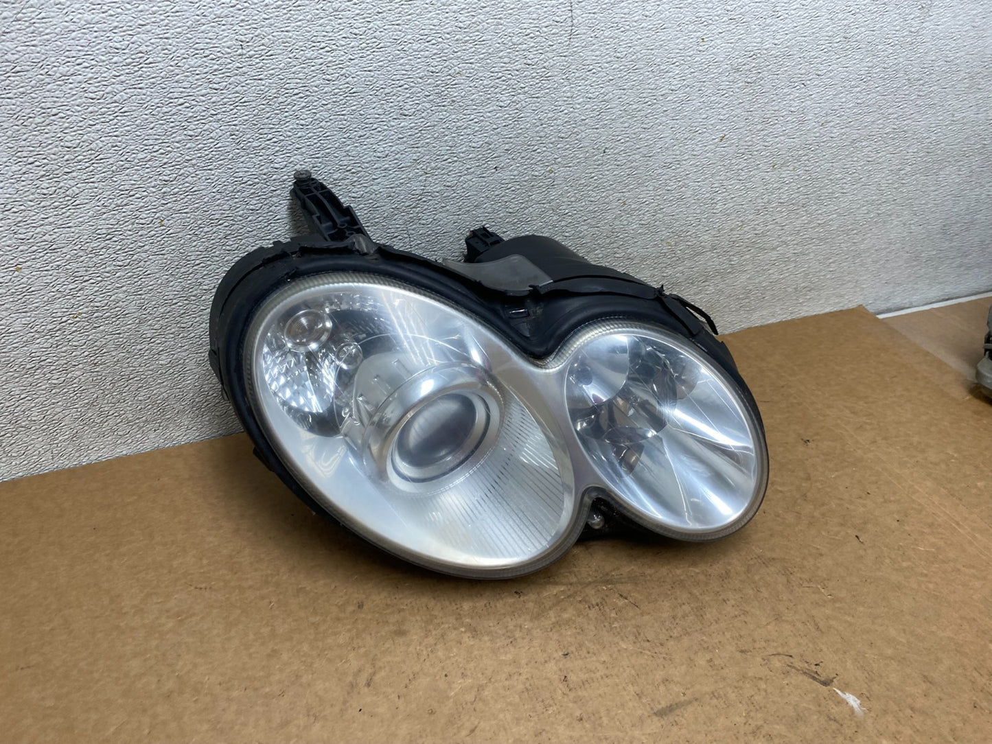 2003-2005 Mercedes Benz W209 CLK CLK350 Right Passenger Xenon Headlight S5532 GD2