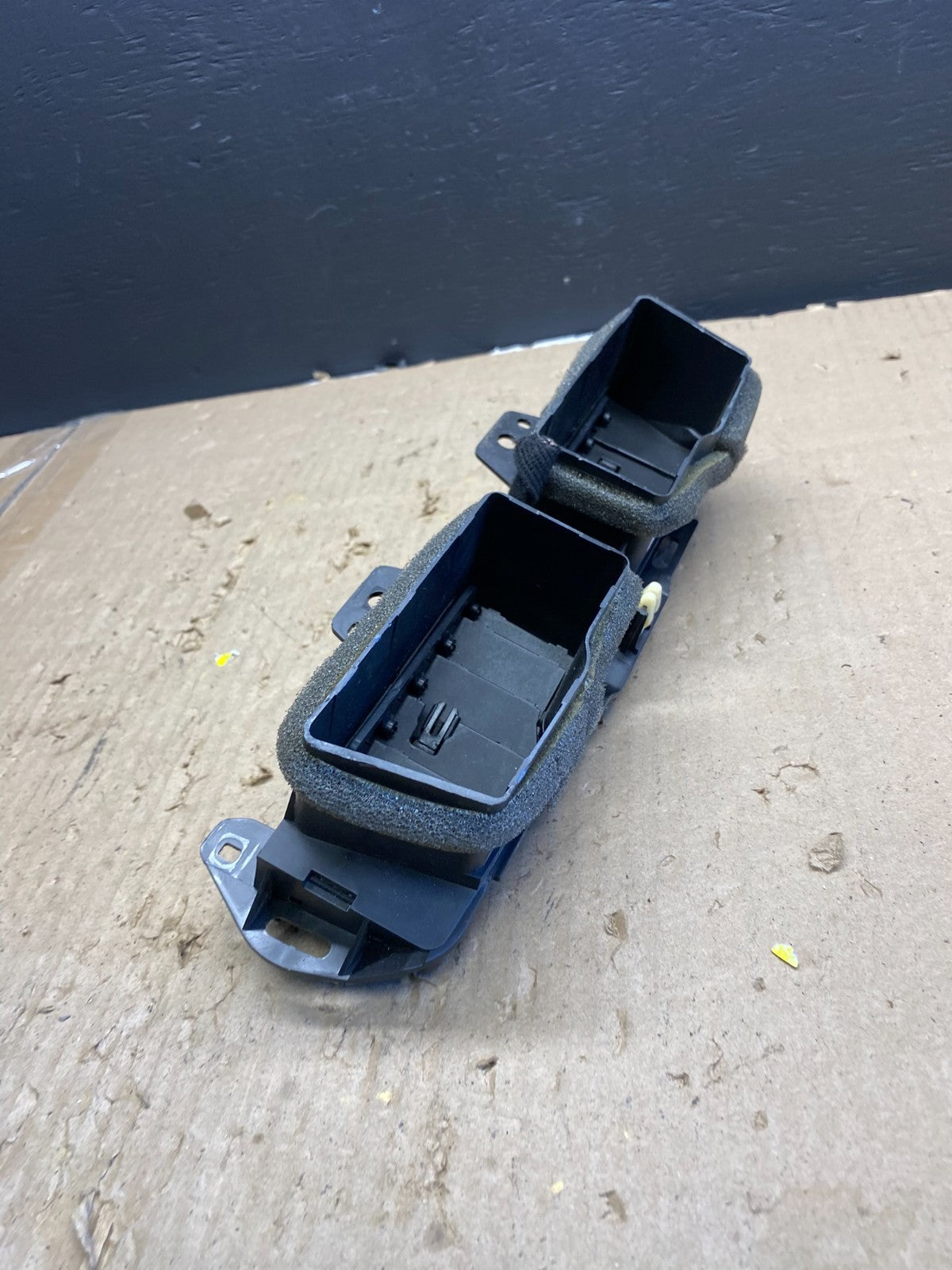 2013 to 2016 Ford Fusion Center Dash Air Vents DS73-19K617-A OEM ab5679 DG4