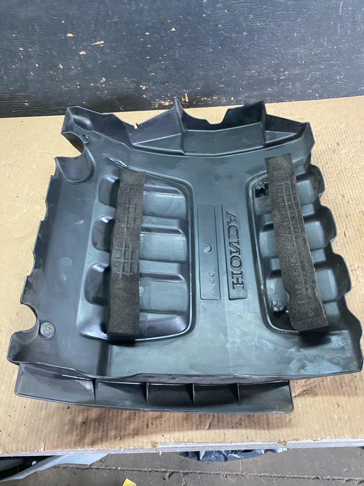2005 to 2007 Honda Odyssey Black Engine Cover OEM 3.5L No # P4070 DG7