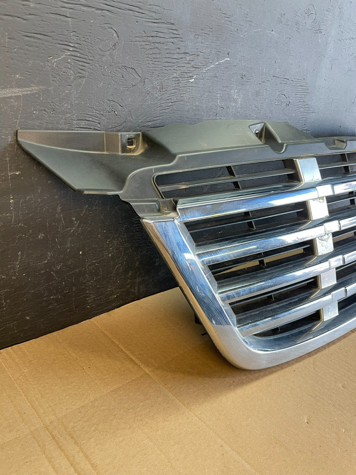 2009 to 2011 Freightliner Sprinter Front Upper Chrome Grill Grille aa8820 DG2