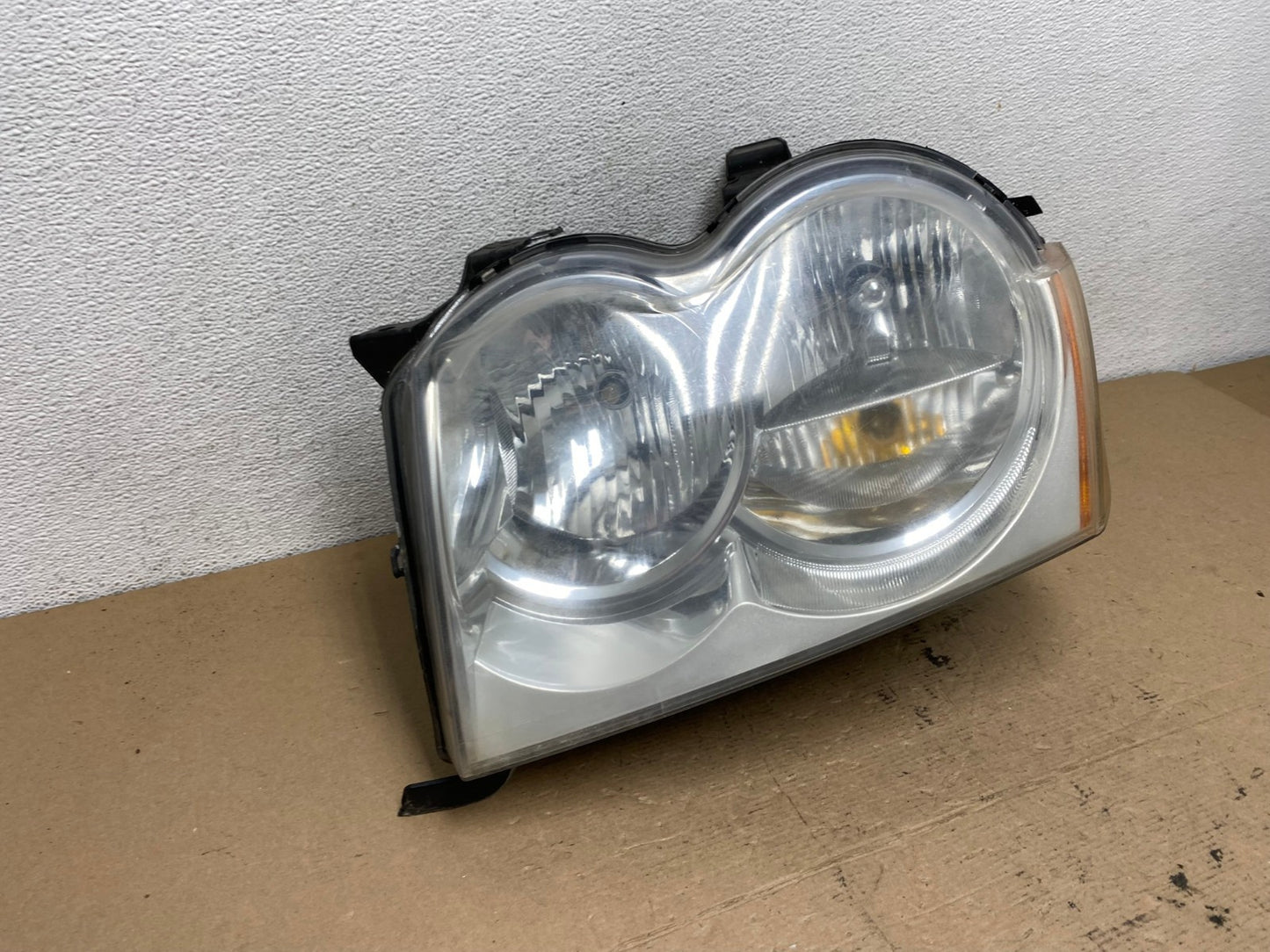 2005-2007 Jeep Grand Cherokee Left Driver LH Halogen Headlight AF4636 LK2