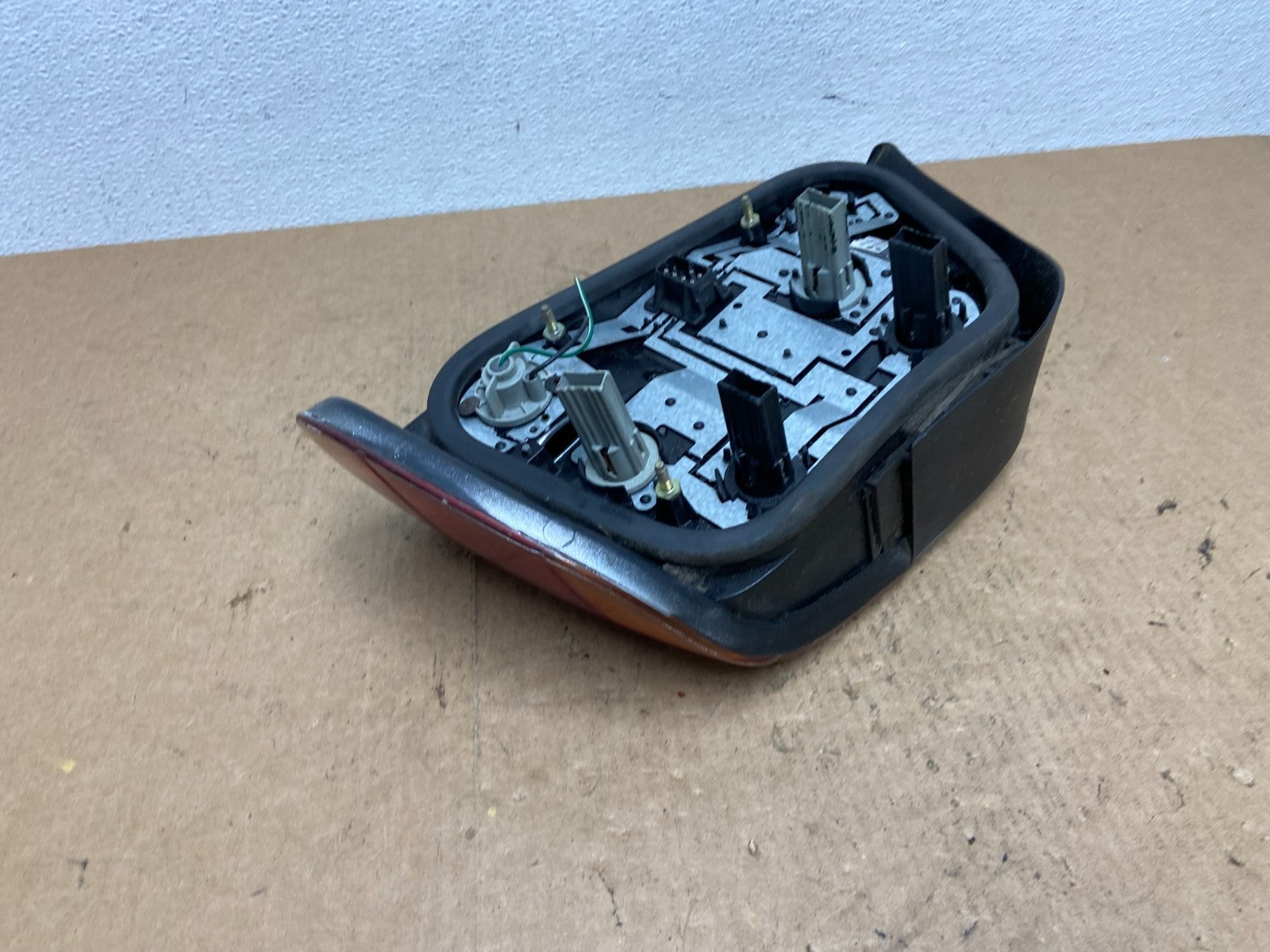 1998 to 2001 BMW E38 7-Series Left Driver LH Side Tail Light AC3333 DG5