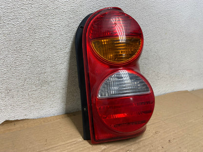 2002 2003 2004 Jeep Liberty Right Passenger Rh Side Tail Light AG8333 LK1