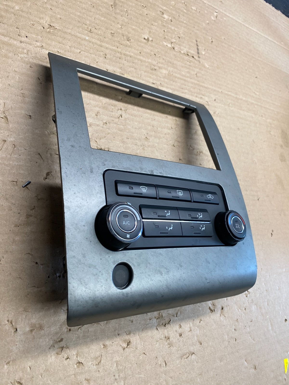 2008 - 2012 Nissan Titan Climate Control Hvac Radio Bezel AG6464 DG2