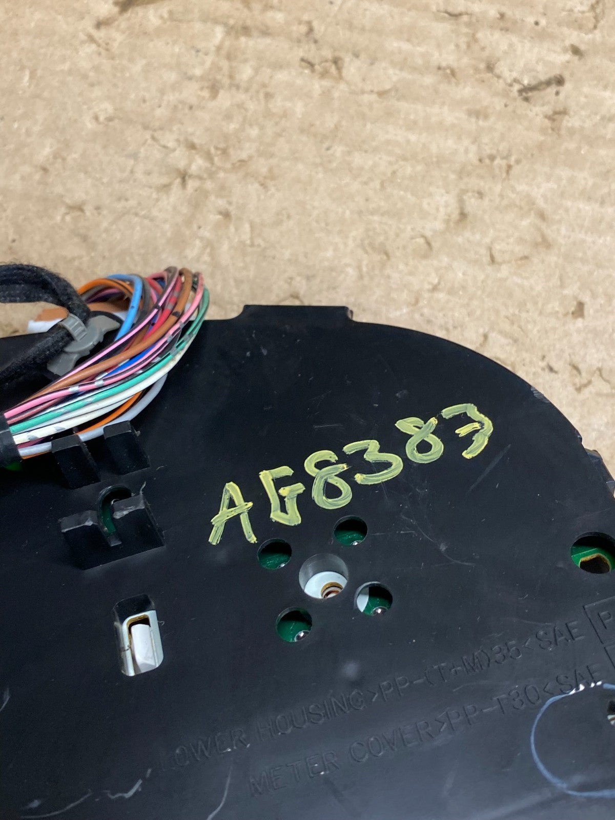 2003 2004 Nissan Xterra Frontier Speedometer Cluster Gauge AG8383 DG9