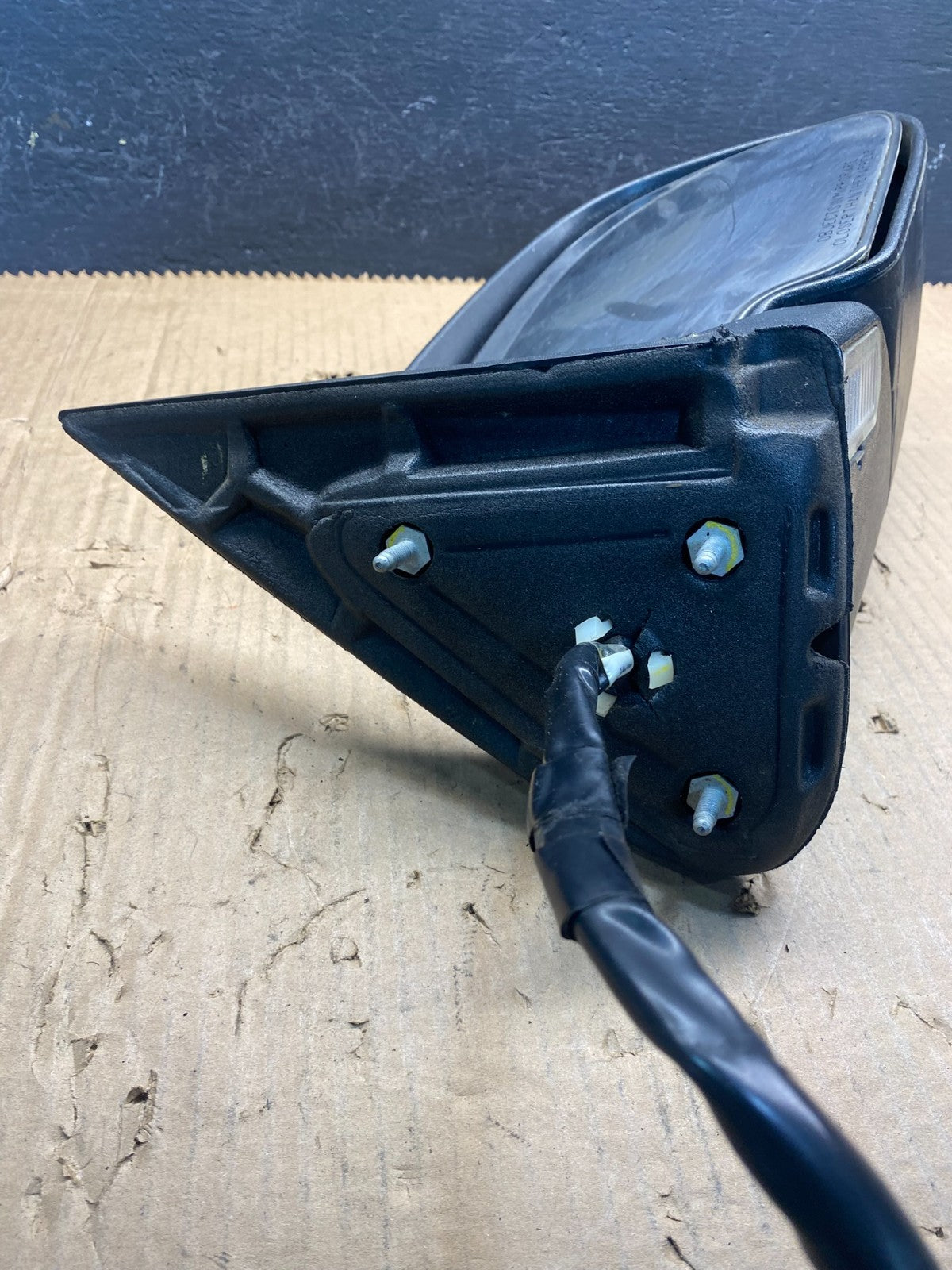 2003-2006 Chevrolet Tahoe Suburban Right Passenger Turn Door Mirror AC7914 DG4