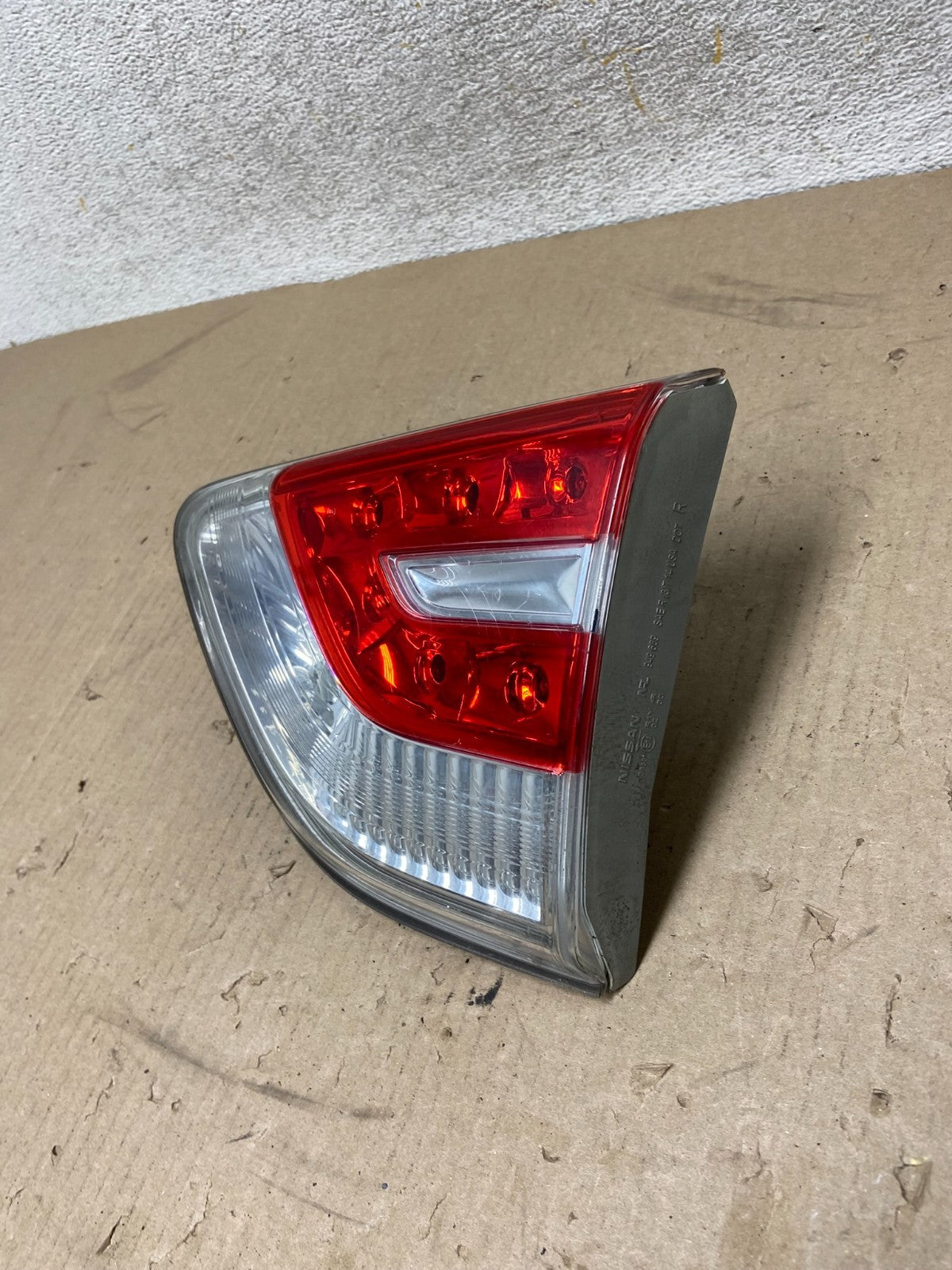 2013 to 2016 Nissan Pathfinder Right Passenger Inner Tail light ah6830 DG1