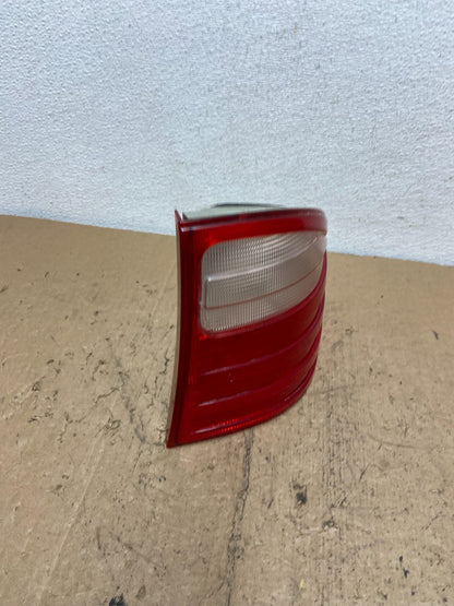 2000-2003 Wagon Mercedes-Benz W210 E-Class Right Passenger Tail Light AC7373 DG2