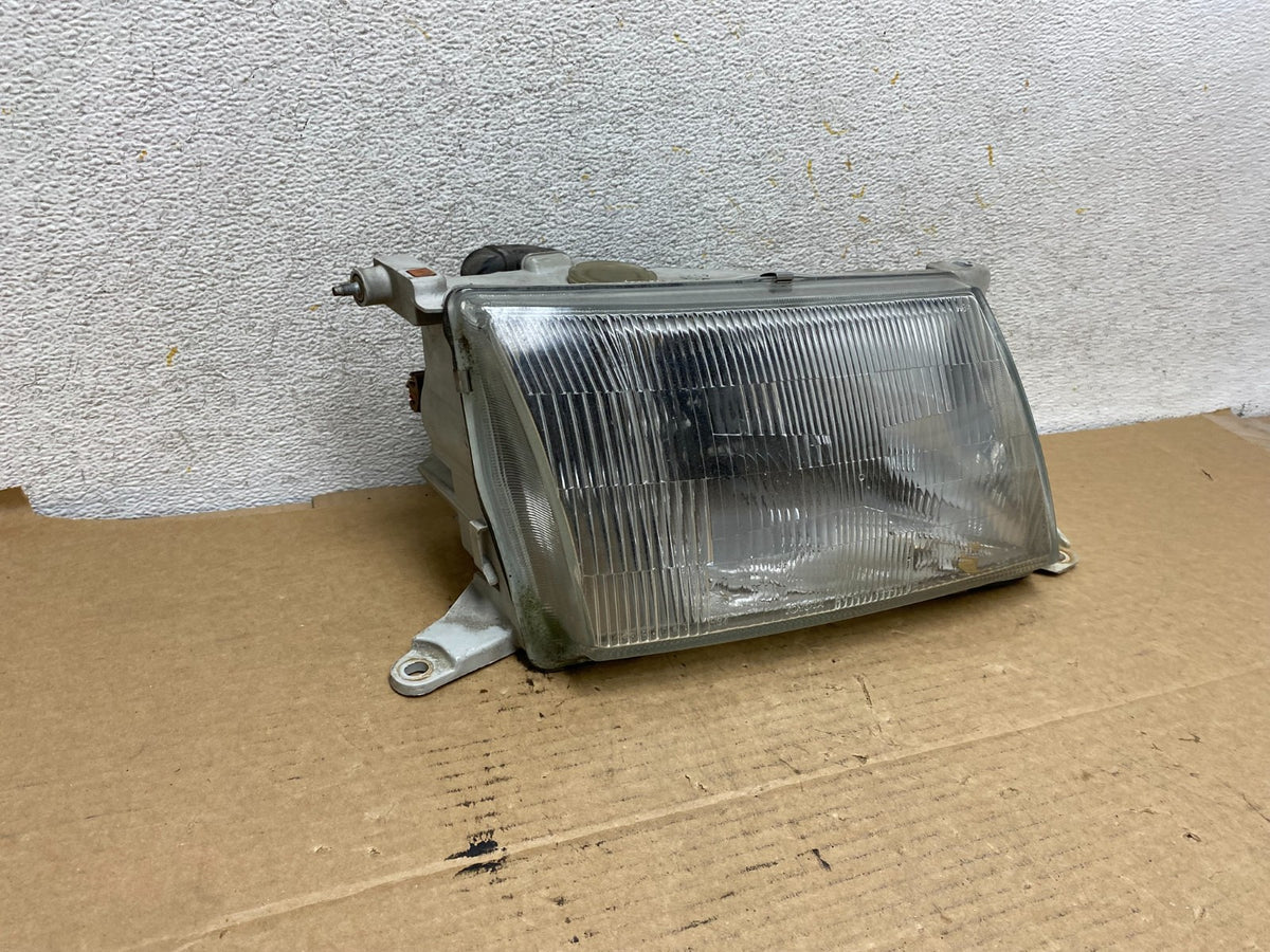 1995 to 1997 Lexus LS400 Right Passenger RH Side Headlight ah7927 DG1