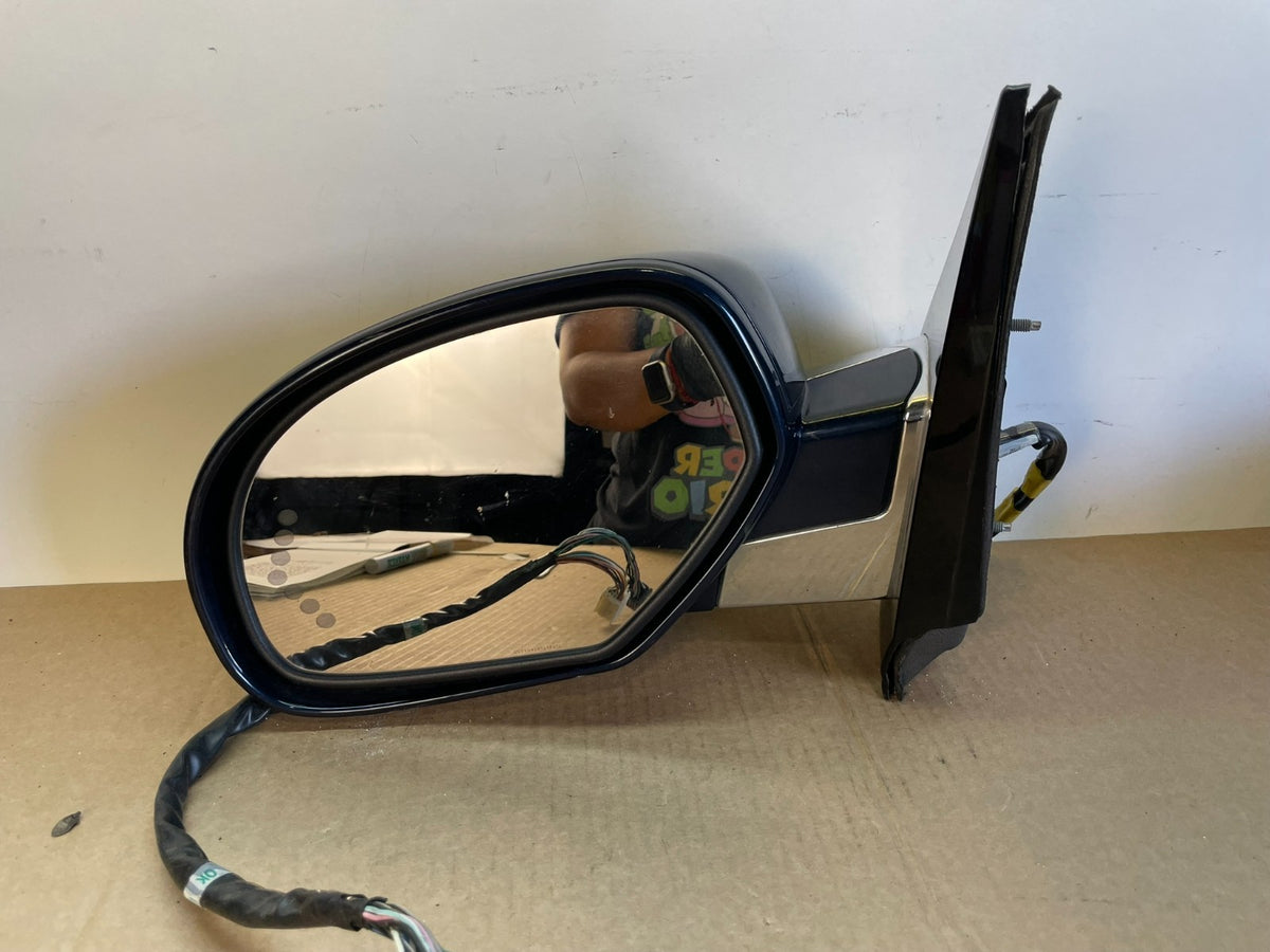 2007 - 2014 Cadillac Escalade Left Driver Door Mirror Turn Signal AH6287 DW8