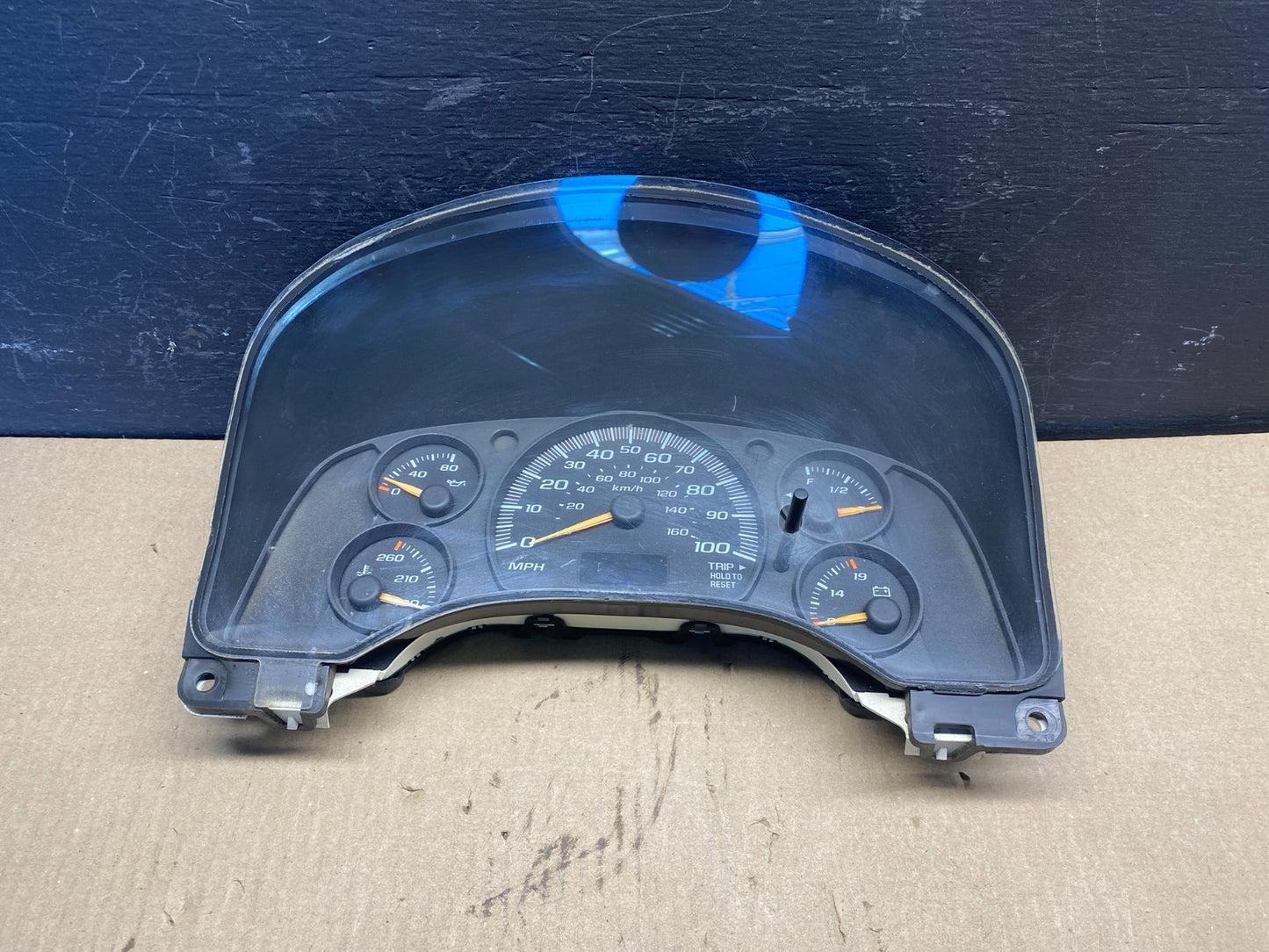 2004 to 2007 Chevrolet Express Speedometer Cluster Gauge AC8918 DG0