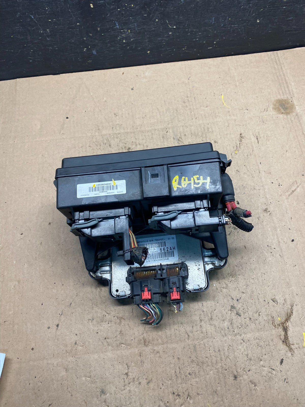 2005 Jeep Grand Cherokee Commander BCM Body Control Module R6454 DG5