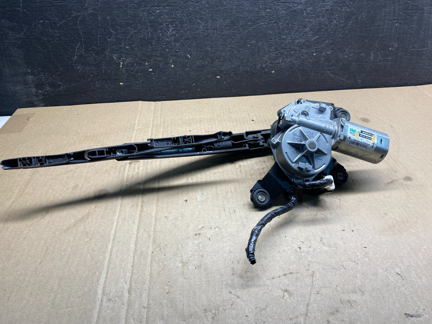 2013-2016 Nissan Pathfinder Back Door Rear Wiper Motor Wiper Blade AG3594 DG5