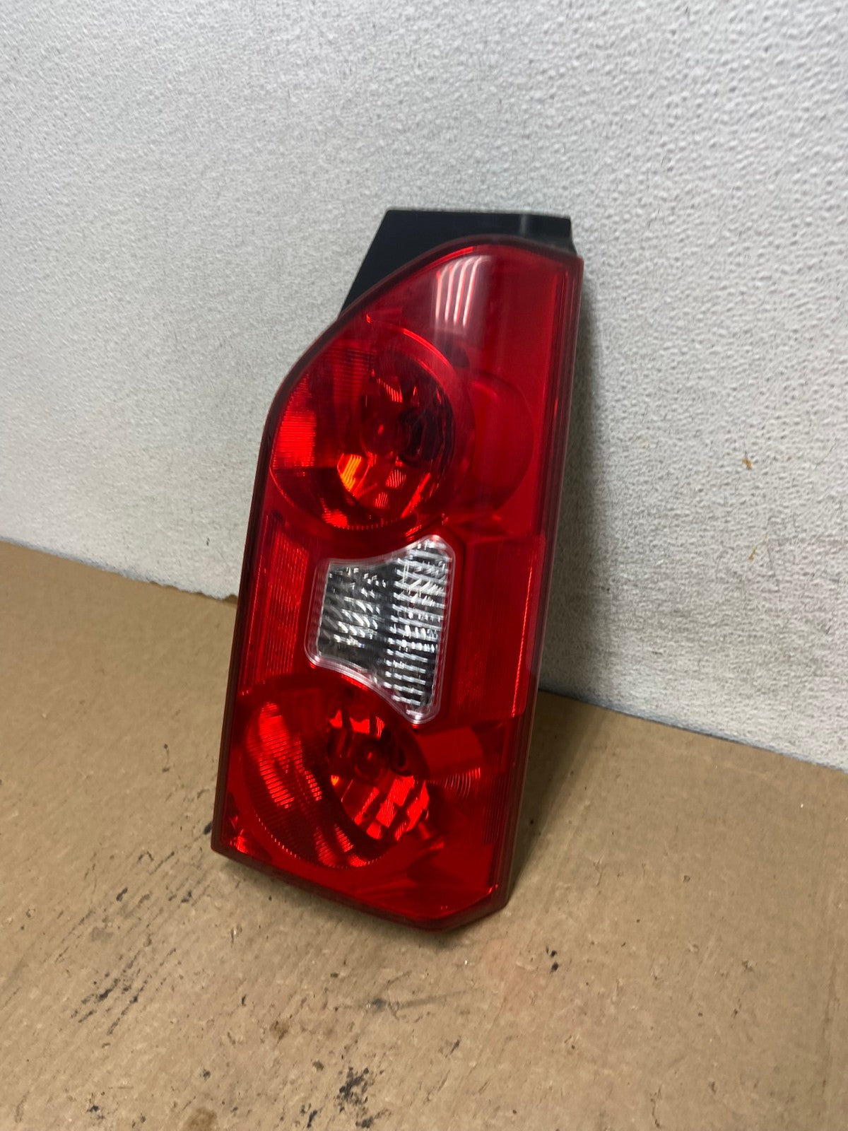 2005 to 2015 Nissan Xterra Right Passenger Rh Side Tail light AG2393 LK1