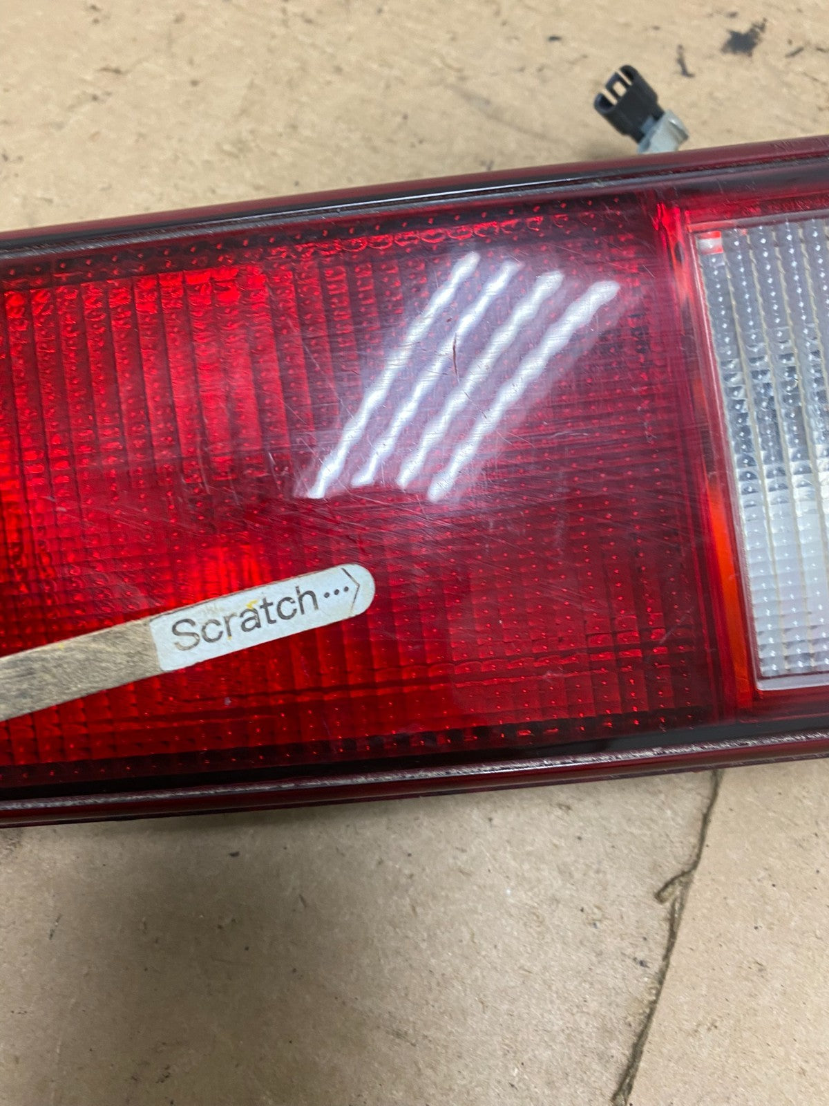 1996 1997 1998 Buick Skylark Right Passenger RH Side Inner Tail Light P5333 DW3