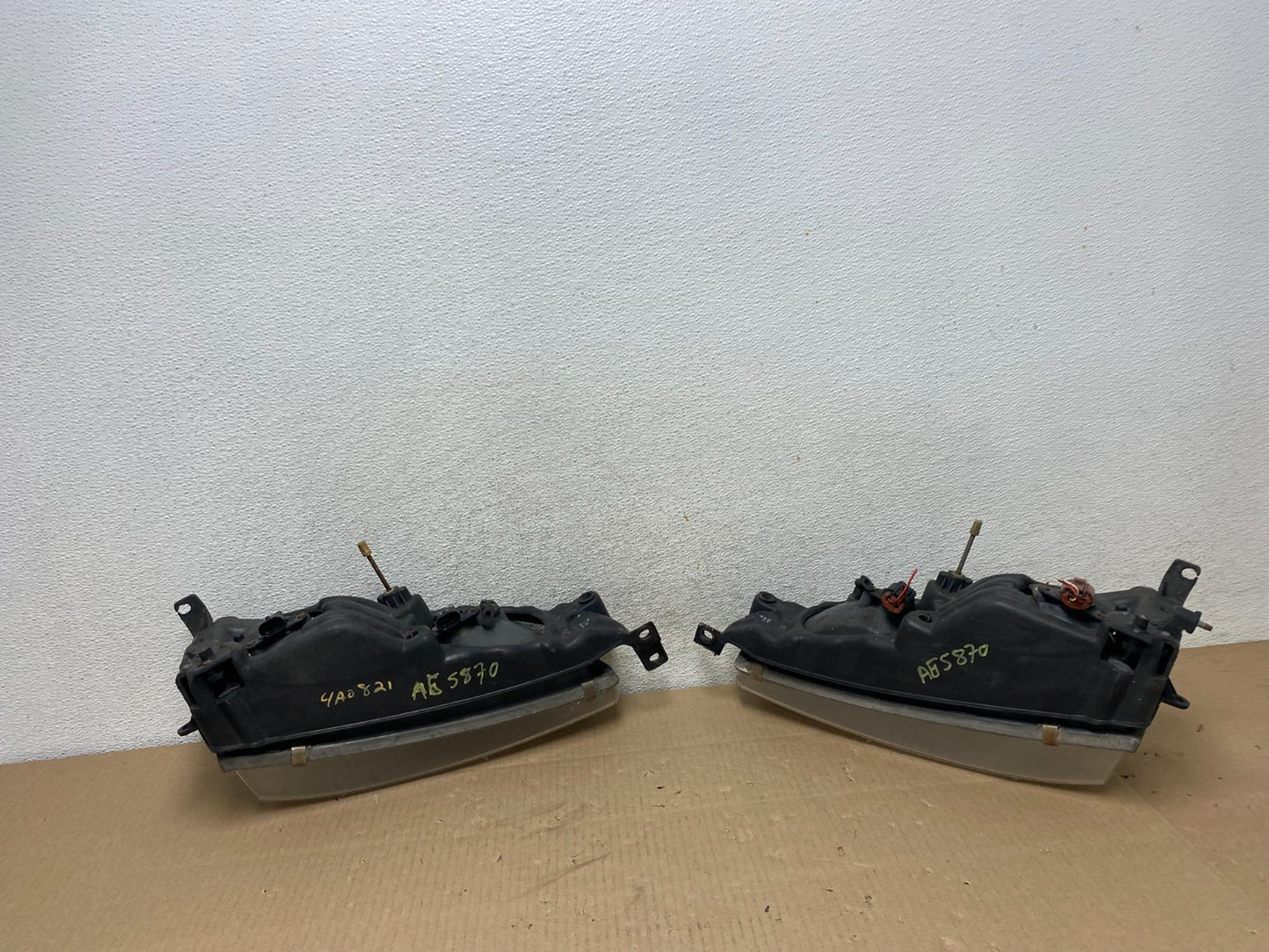 1995 - 1996 Toyota Camry Left+Right Side Set Halogen Headlights AG5870 DW5