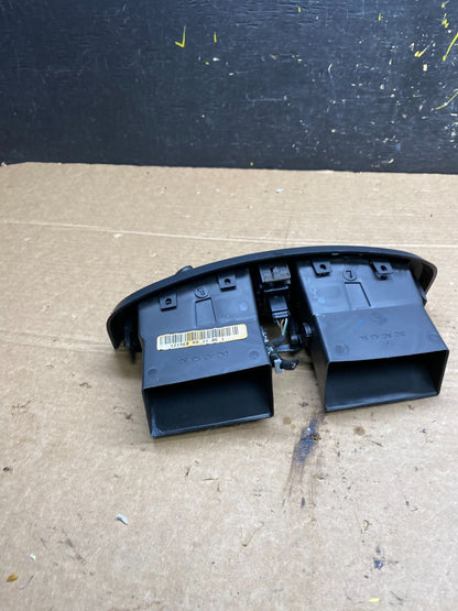 2004 to 2009 Cadillac SRX Front Center Dash A/C Air Vent w6610 DG3