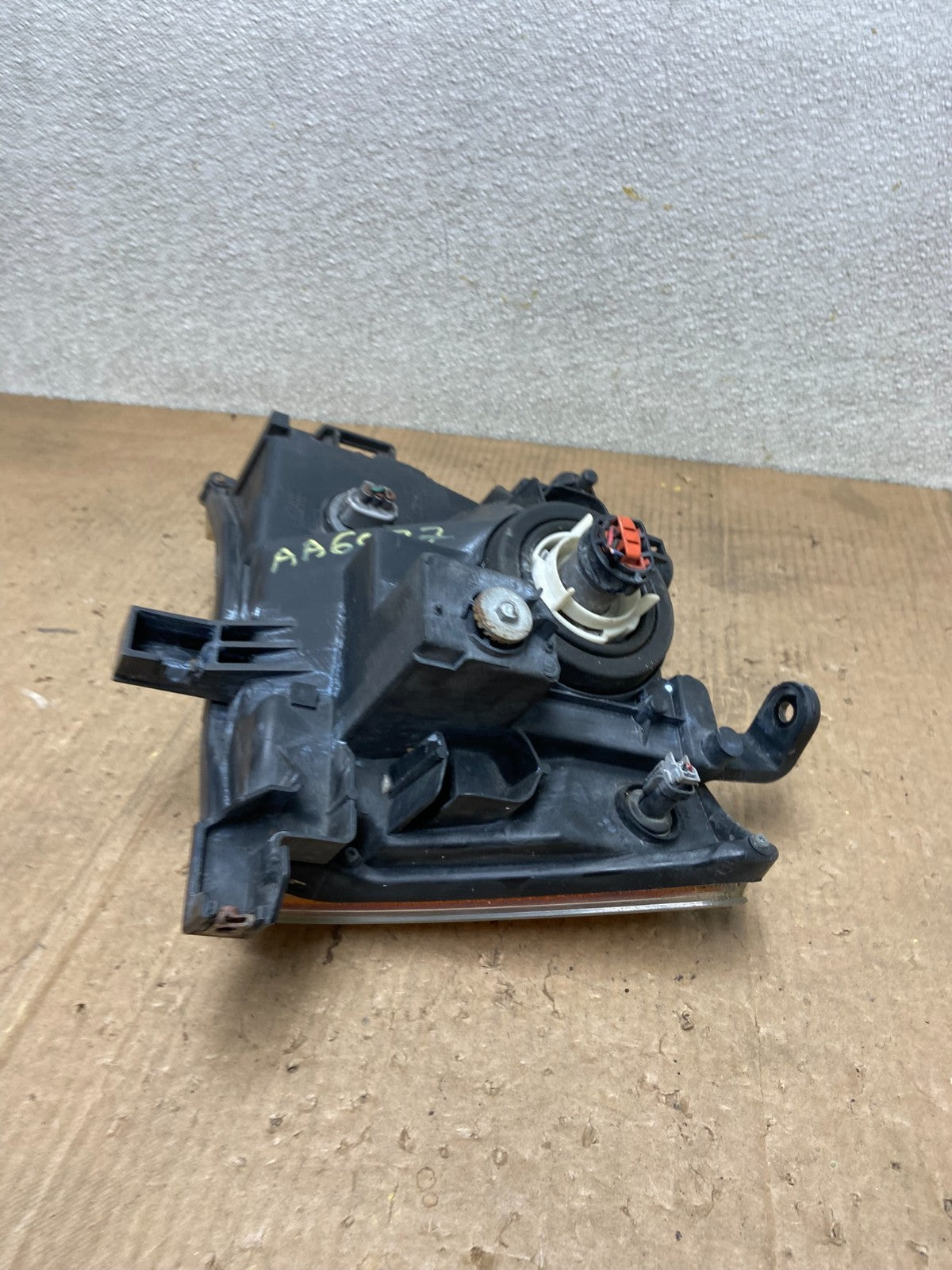 2005-2015 Nissan Xterra Right Passenger RH Headlight OEM AA6927 DW6
