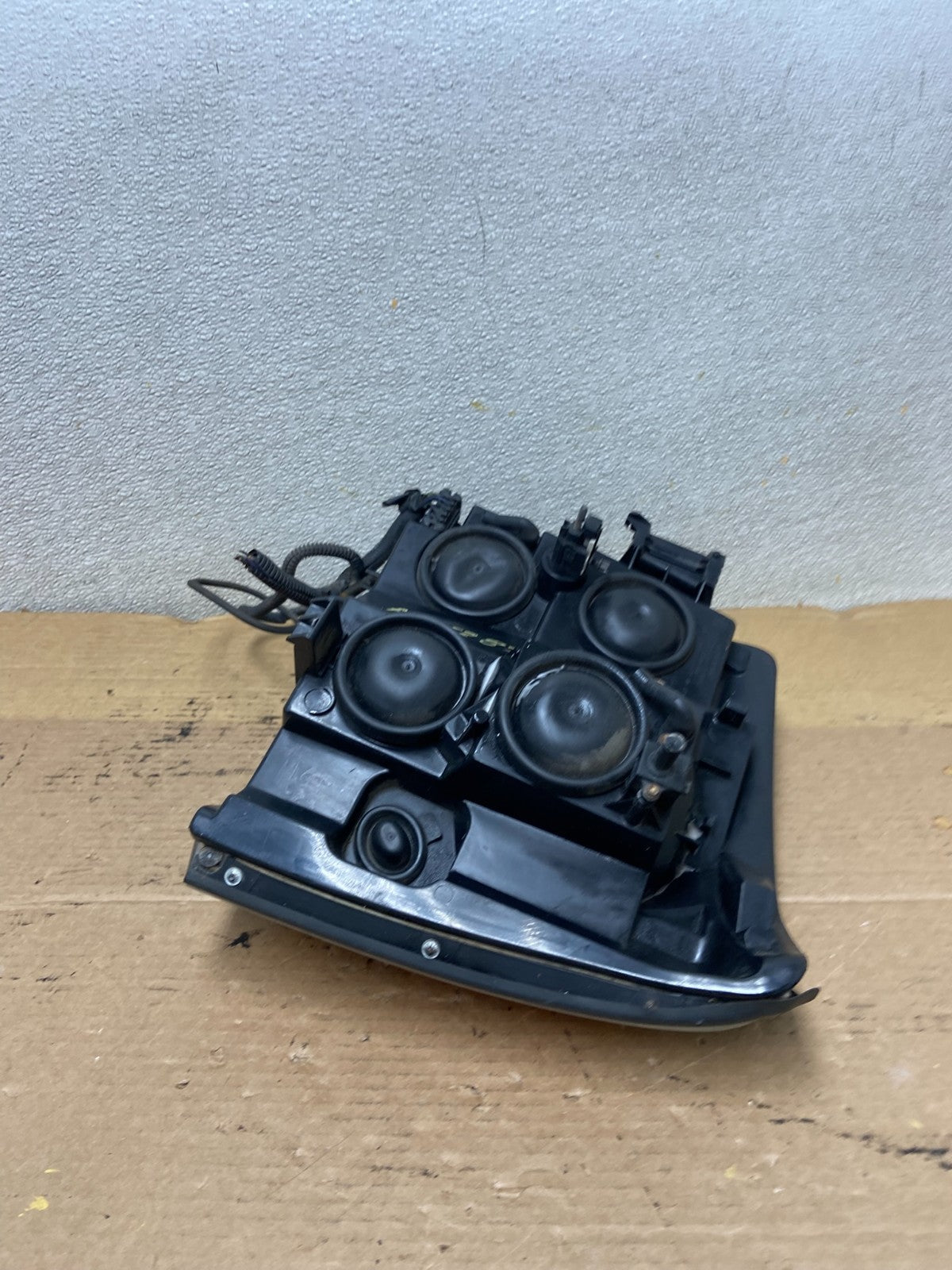 2002-2006 Cadillac Escalade Right Passenger Side Xenon HID Headlight Oem AB52836