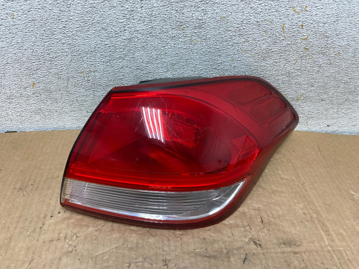 2014-2018 Kia Forte Right Passenger RH Side Tail Light AI8015 DW0