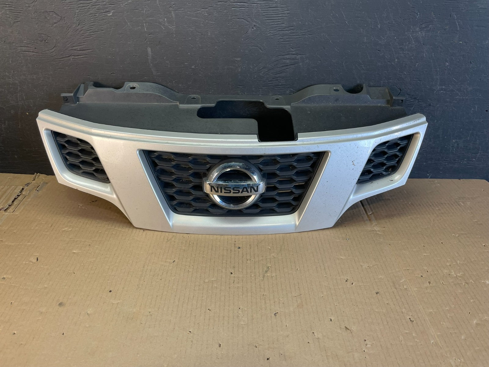 2013 to 2019 Nissan NV200 Front Upper Grill Grille AE3632 DG0