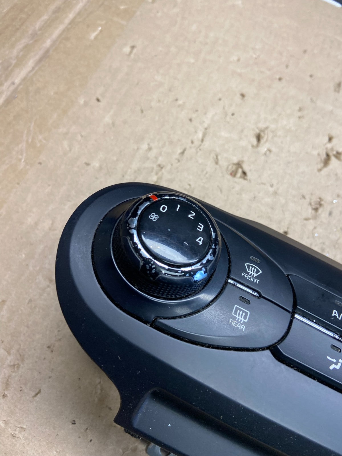 2016 to 2018 Kia Sorento Temperature AC Climate Control 97250-C5XXX ab5409 DG1