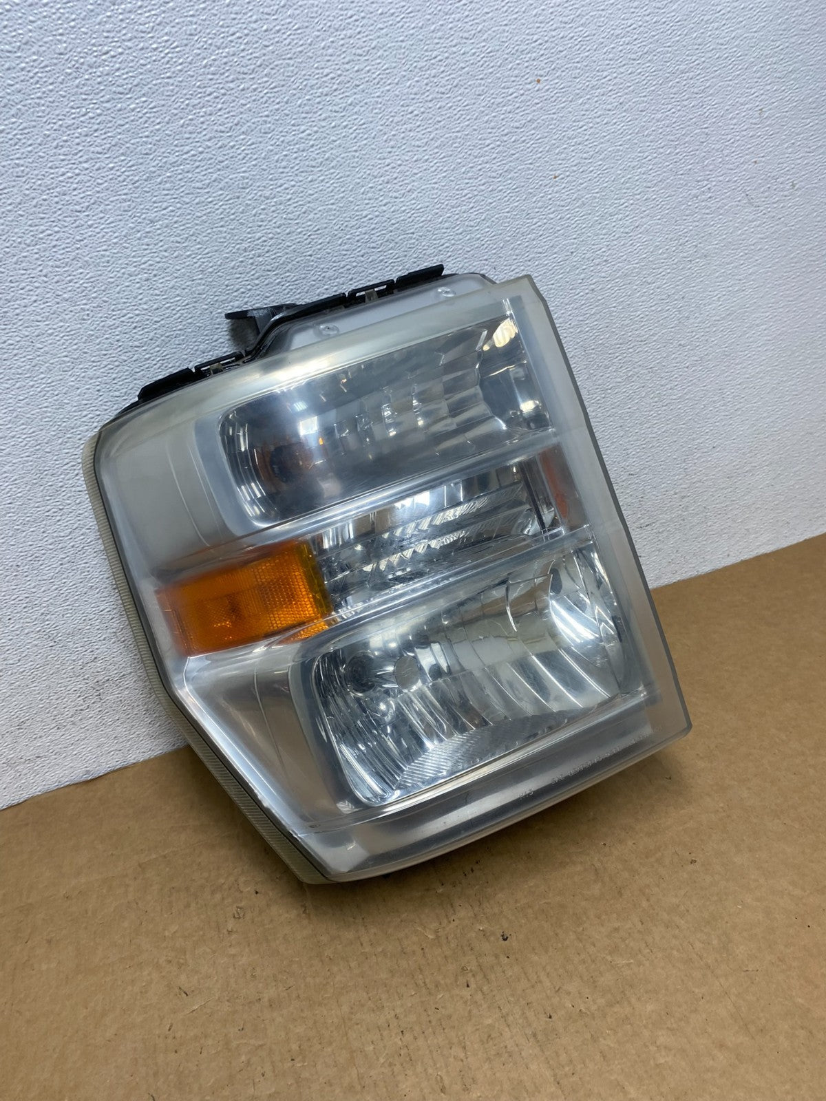 2008-2014 Ford Econoline E150 E250 E350 Right Passenger Headlight AD4539 DW2