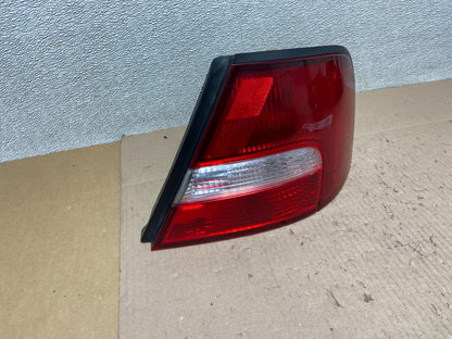2000 to 2001 Nissan Altima Tail Light Right Passenger Rh Side OEM Z6146 DW2