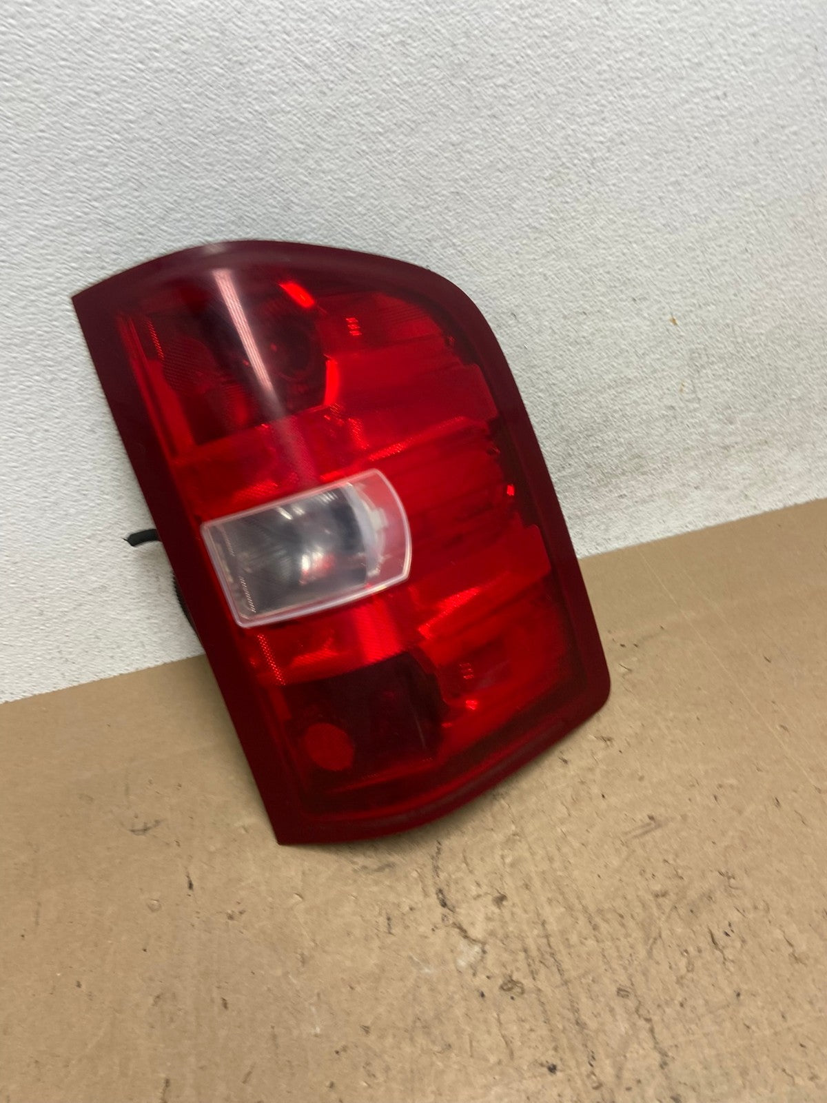 2007 to 2013 Chevrolet Silverado Right Passenger RH Side Tail Light AE6525 LK2