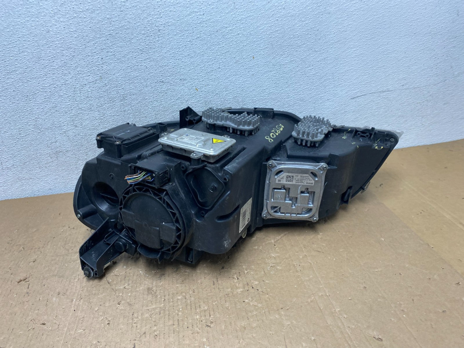 2011 to 2013 BMW X5 Right Passenger RH Side Headlight Xenon HID AD8208 DW8