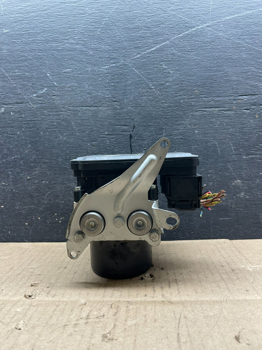 2006 BMW 325i ABS Anti-Lock Brake Pump 6774930-01 R1777 DG0