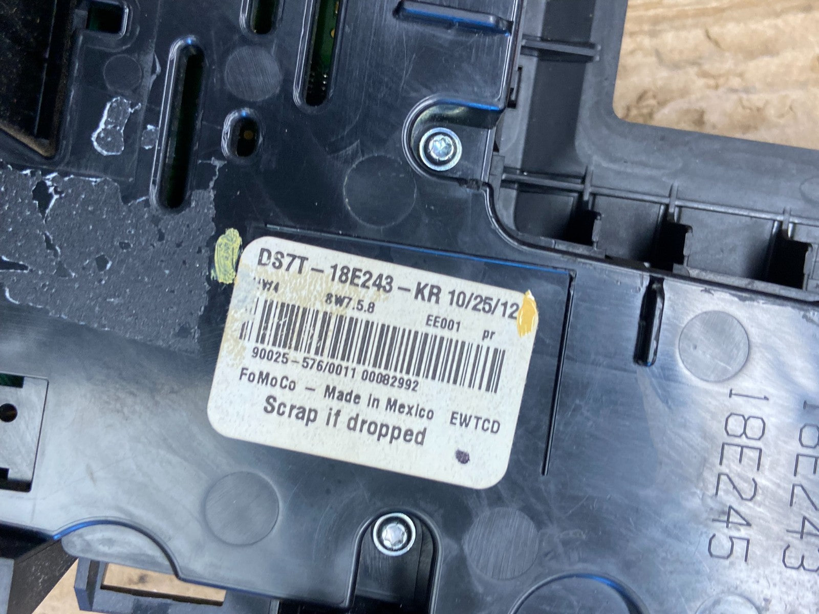 2013 to 2017 Ford Fusion Radio Climate Control A/C Control AF1712 DG5