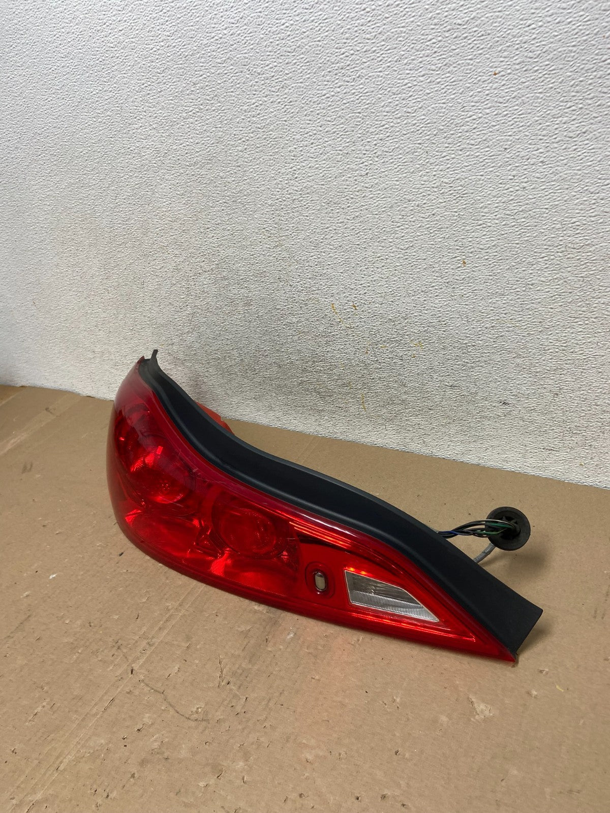 09-15 Infiniti G37 Q60 Convertible Left Driver LH Tail Light AH0775 DG1