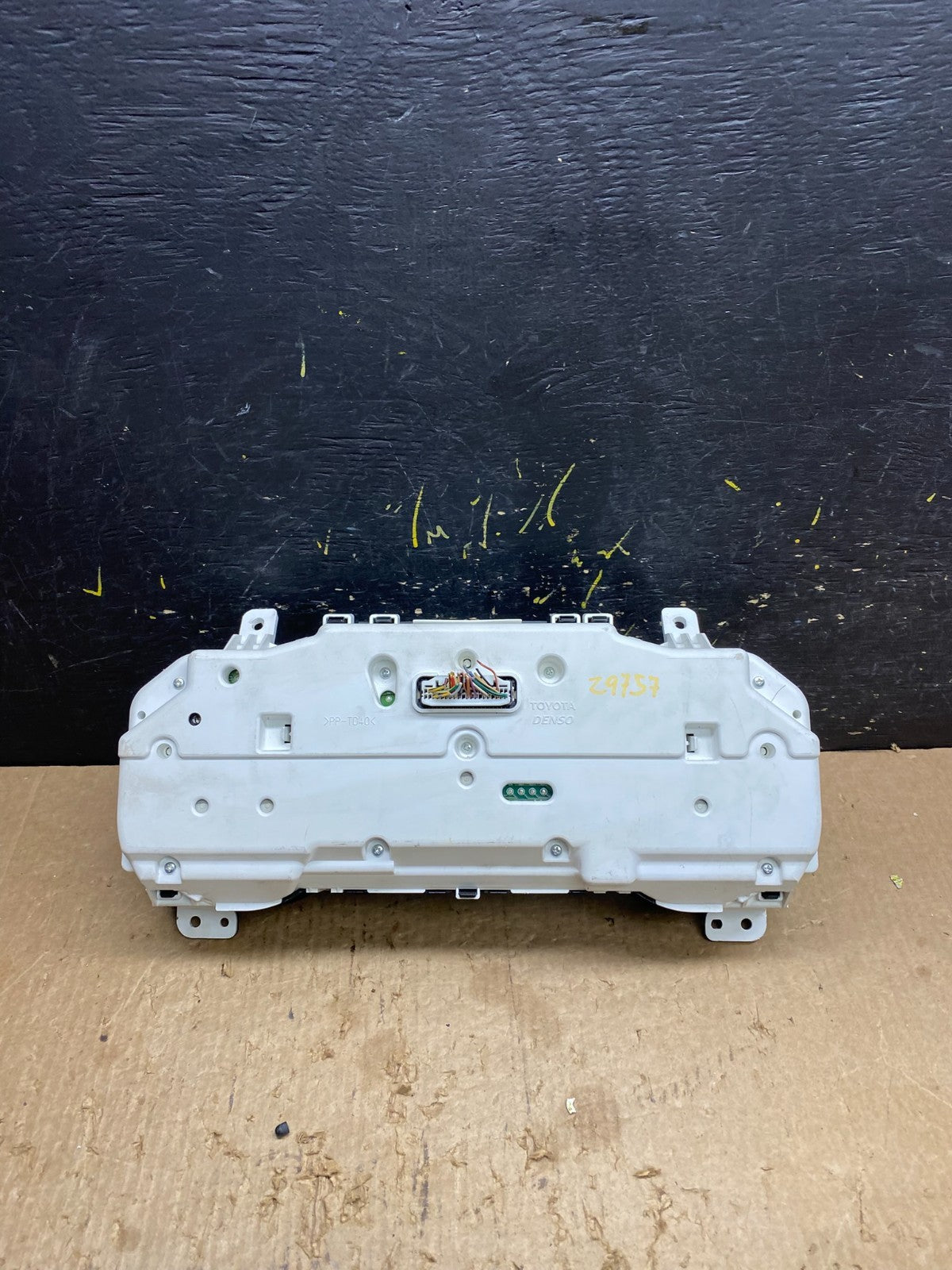 2008 2009 2010 Toyota Sienna Speedometer Cluster Gauge OEM Z9757 DG3