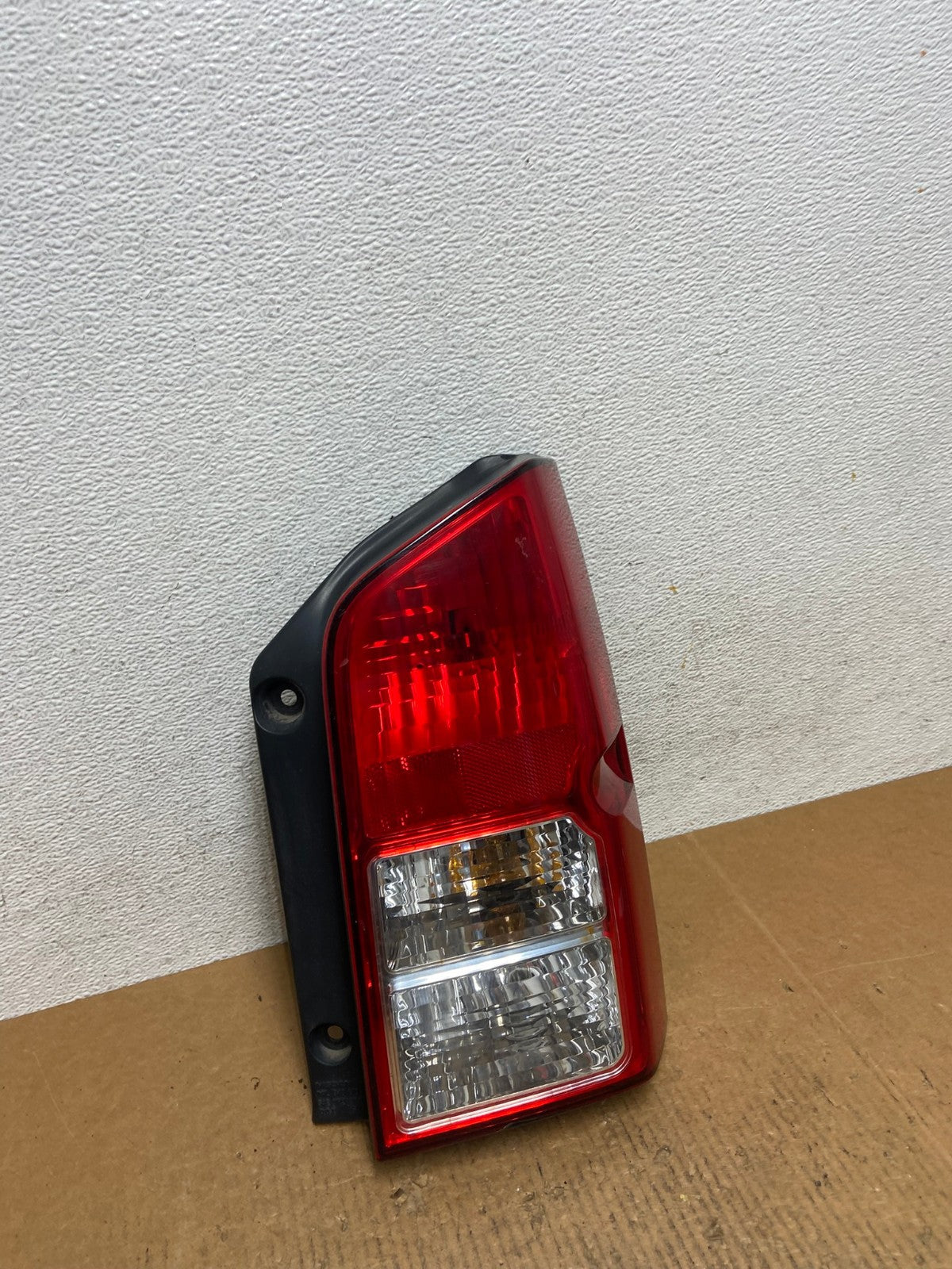 2005 to 2012 Nissan Pathfinder Right Passenger RH Side Tail Light AE1511 LK2