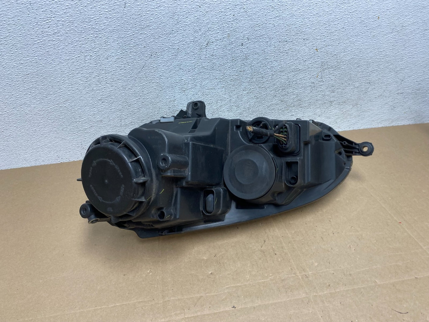 2005 - 2010 Volkswagen Jetta Right Passenger RH Side Headlight Halogen AE4950 DW9